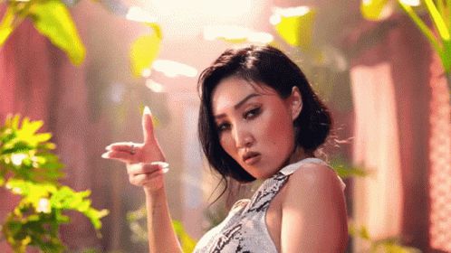 Nữ hoàng gợi cảm - danh hiệu gây tranh cãi nhất Kpop: Lee Hyori hóa định nghĩa, Hyuna - Hwasa hở nhức mắt, đến Jennie khác hẳn? - Hình 28