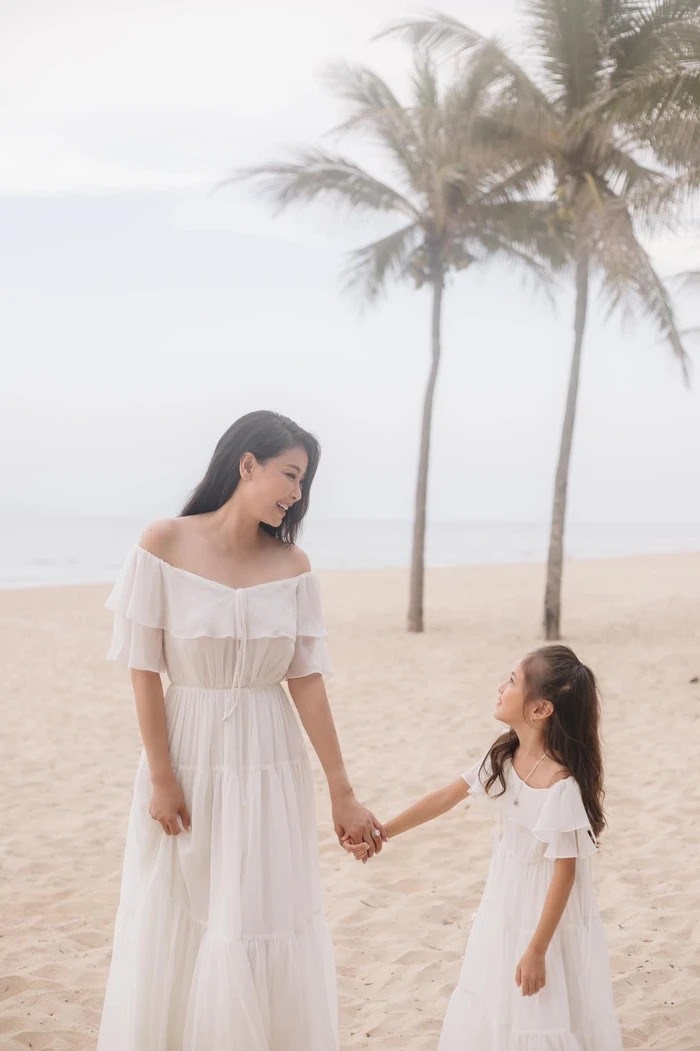 Hà Kiều Anh khoe ái nữ xinh như hoa hậu, Trung Dũng hé lộ chân dung 2 quý tử giấu kín bấy lâu - Hình 2