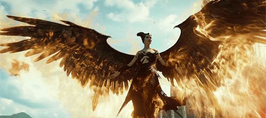 Xỉu ngang sự thật đôi cánh của Maleficent: Lên phim hoành tráng thế này, hậu trường tụt mood cả ngày cho xem! - Hình 3