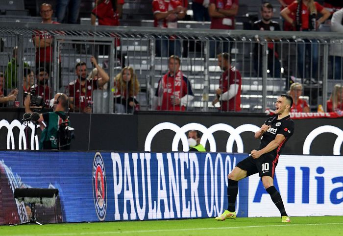Bayern Munich thua ngược Frankfurt trên sân nhà - Hình 6