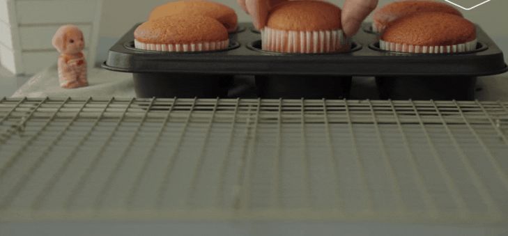 Cách làm bánh bông lan Cupcake Đài Loan bông mềm, thơm ngon bất bại - Hình 9