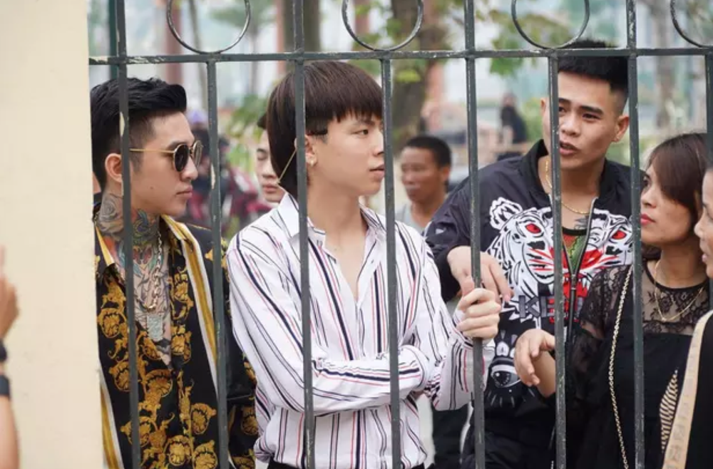 Hoàng Tử Gió làm gì khi Khá Bảnh vào tù mà khiến cõi mạng xôn xao? - Hình 1