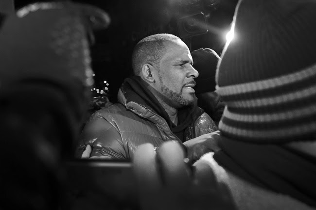 R. Kelly bị xóa 2 kênh Youtube sau khi tòa tuyên án - Hình 2