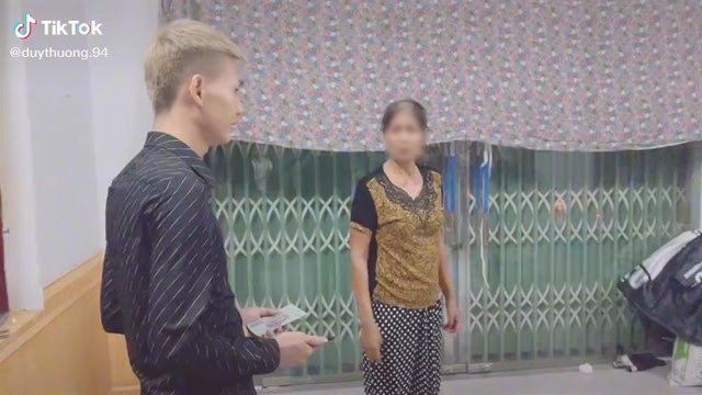 Tang lễ Nam Ok: Duy Thường TV đến phúng viếng vẫn tranh thủ câu view gây tranh cãi - Hình 3