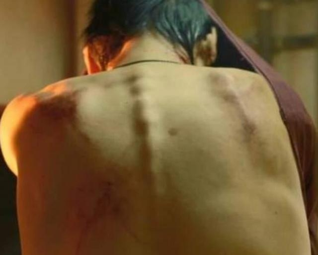 Bành Vu Yến ăn trọn 13 cái tát đến ứa nước mắt, mặt đỏ bừng trong phim mới - Hình 6