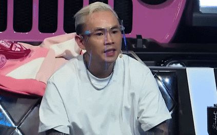 Binz bắ.n tiếng Anh như gió tại Rap Việt, đỉnh cỡ nào mà khiến giám khảo cũng ngơ ngác? - Hình 1