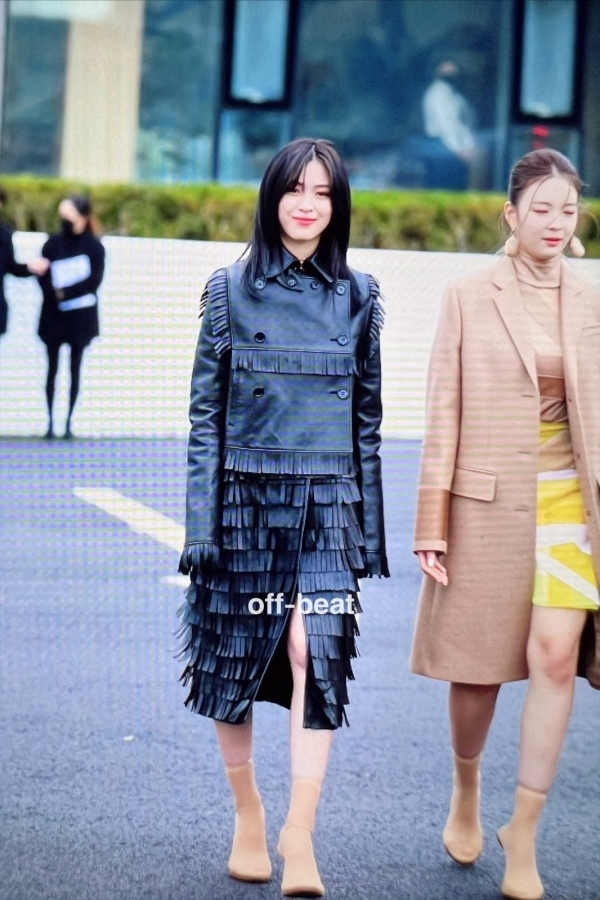 Đi dự sự kiện Burberry, ITZY vẫn mất điểm vì stylist lười phối đồ - Phong  cách sao - Việt Giải Trí