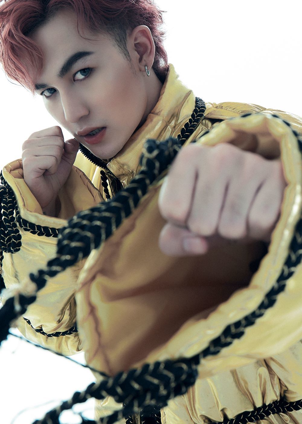 Ali Hoàng Dương lột xác với hình tượng badboy trong teaser MV mới - Hình 1