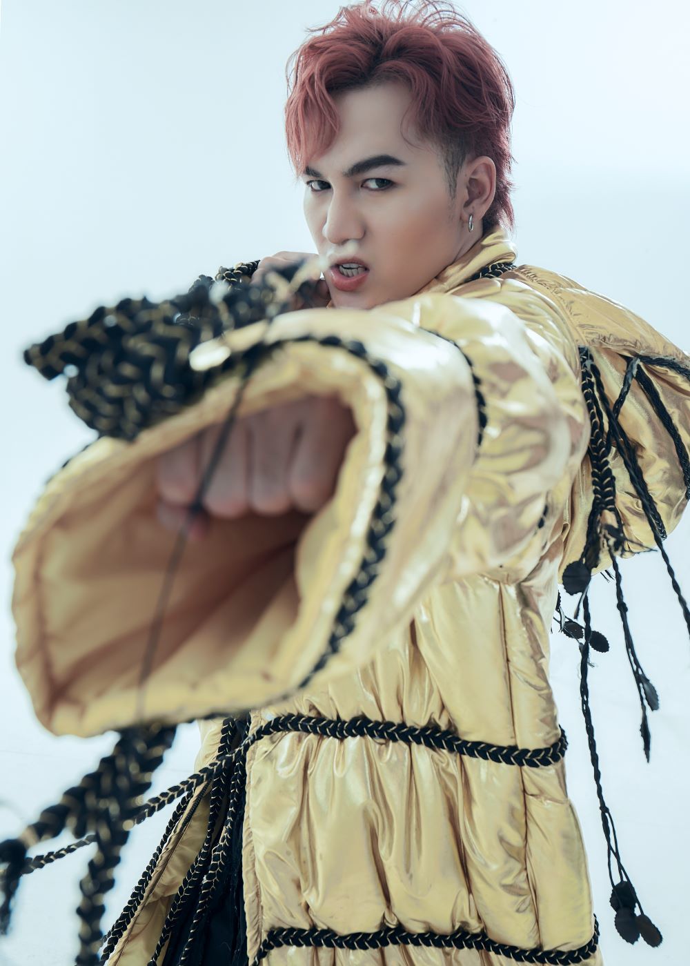 Ali Hoàng Dương lột xác với hình tượng badboy trong teaser MV mới - Hình 2