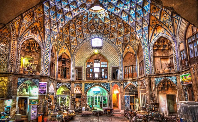 Cảnh đẹp ngỡ ngàng trong chợ cổ ở Iran - Hình 2