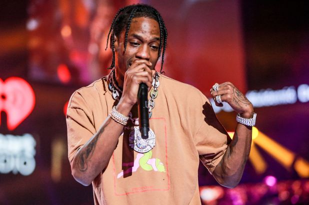 Góc quay xe: Travis Scott thực sự đã dừng show 3 - 4 lần ở Astroworld, thảm kịch nghiêm trọng lỗi do nhân viên bảo an? - Hình 3