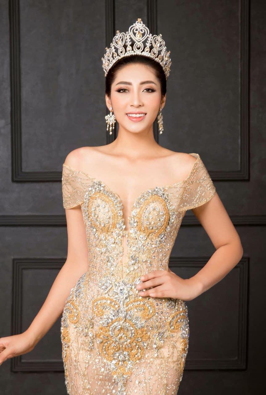 Hoa hậu vừa ly hôn Đặng Thu Thảo đẹp rạng rỡ trong những bộ đầm dạ hội - Hình 1