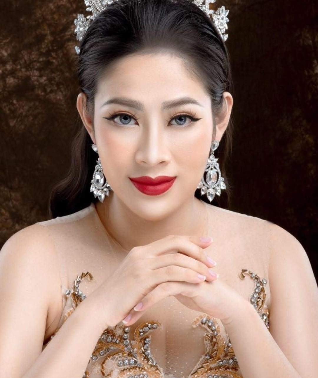 Hoa hậu vừa ly hôn Đặng Thu Thảo đẹp rạng rỡ trong những bộ đầm dạ hội - Hình 11