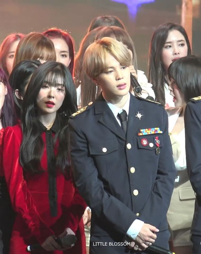 Jimin (BTS) đã nghĩ gì khi vừa mỉm cười vừa liếc nhìn đắm đuối Irene (Red Velvet)? - Hình 8