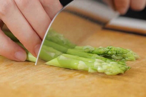 Loại rau này chính là thần dược mà chị em nên ăn thường xuyên nếu muốn chuyện chăn gối luôn rực lửa - Hình 4