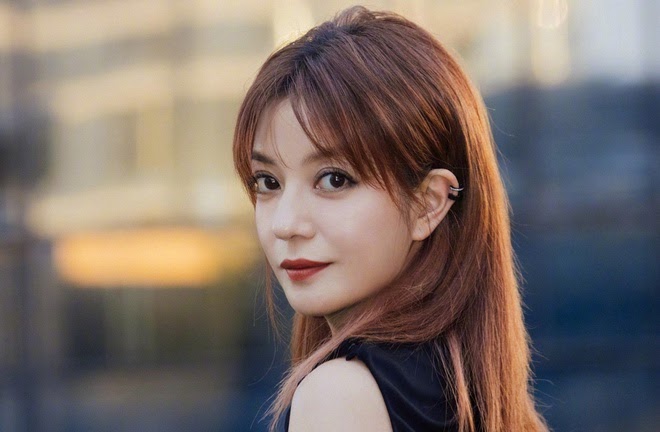 Lý do Triệu Vy sống sót qua bão scandal lừa đảo, phản quốc, còn Phạm Băng Băng thì không? - Hình 1