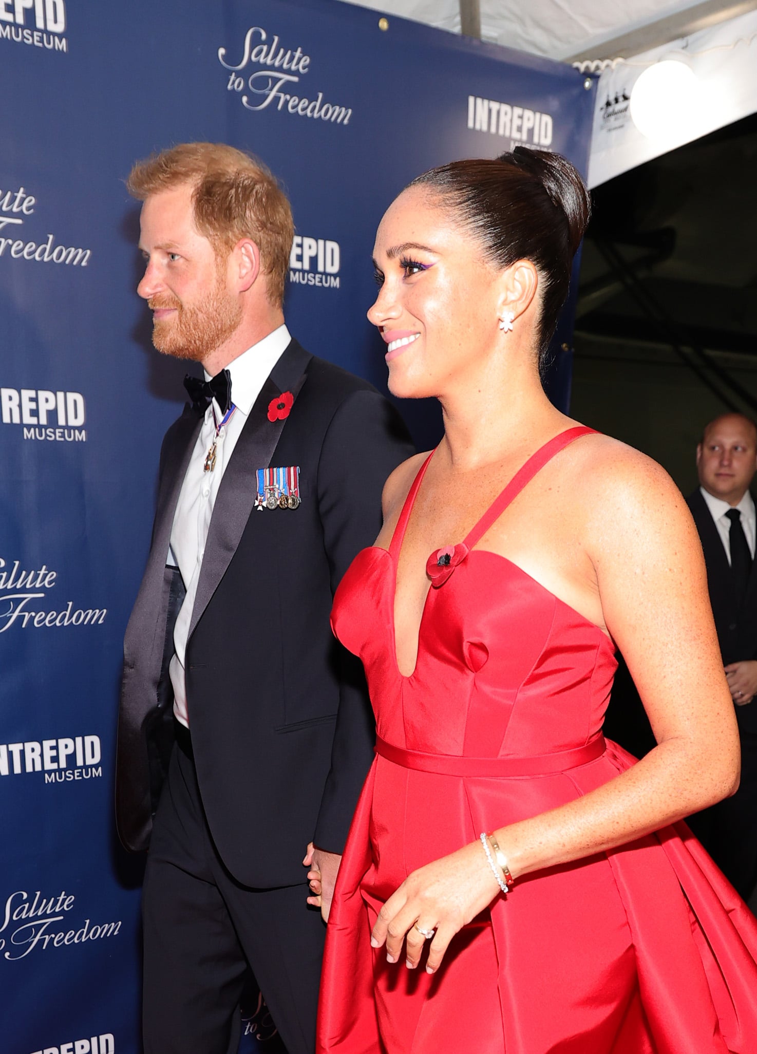Meghan Markle trở thành thảm họa trong sự kiện mới nhất vì lựa chọn sai lầm không thể cứu vãn - Hình 3
