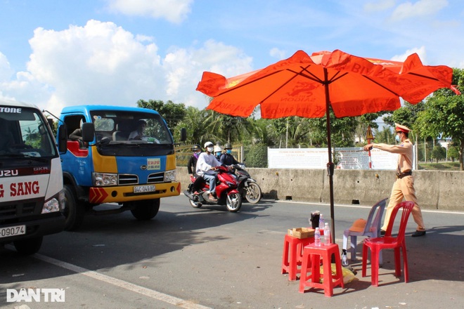 Nằm cạnh thành phố đỏ, huyện lập chốt kiểm soát nhiều nhất tỉnh - Hình 2