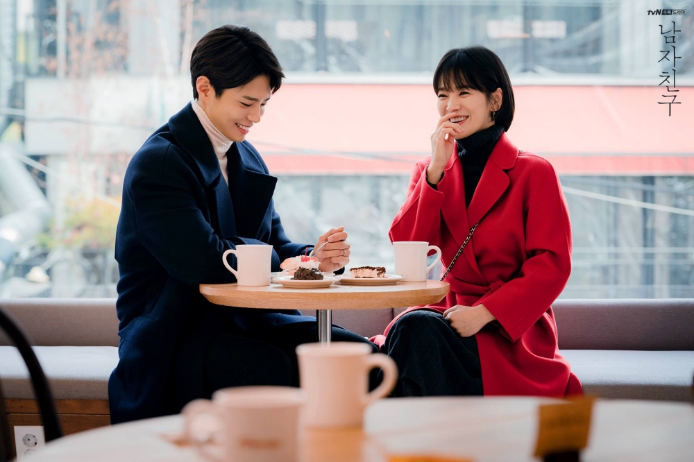Song Hye Kyo chia sẻ lý do tiếp tục nhận phim ngôn tình, yêu trai trẻ ở tuổi 40 - Hình 2