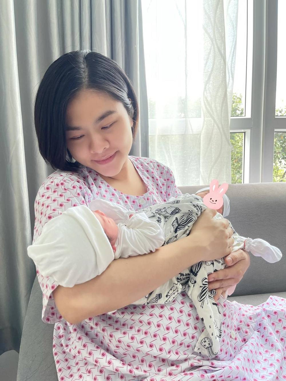 Vân Trang sinh mổ, đón chào 2 công chúa sau nhiều ngày mong đợi - Hình 1