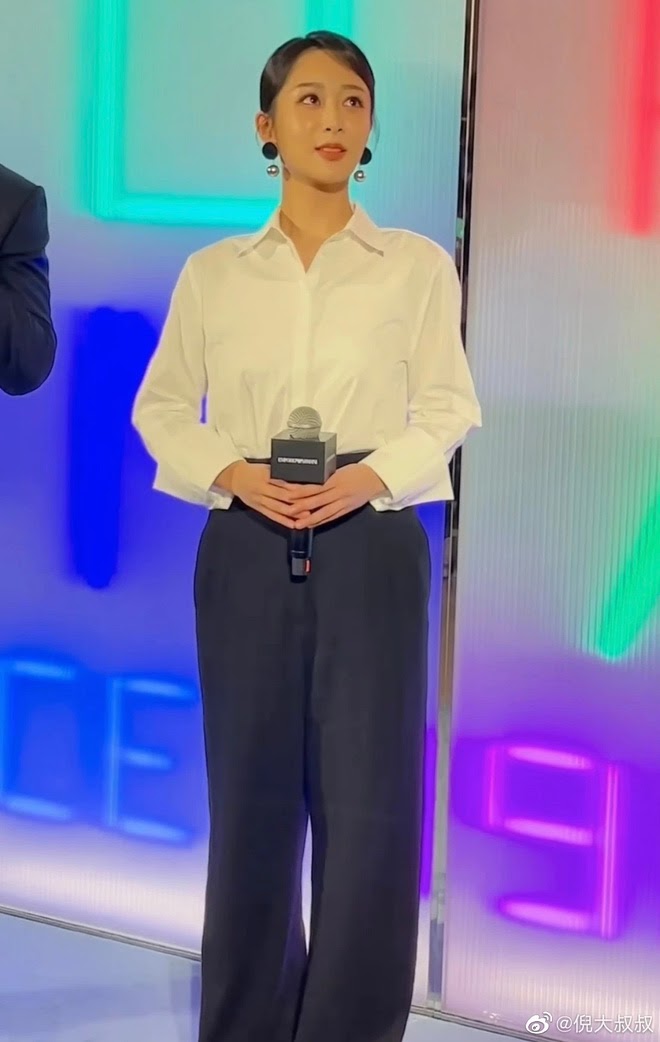 Dương Tử bị lột trần nhan sắc thật dừ chát qua ảnh team qua đường, fan đồng loạt vỡ mộng - Hình 2
