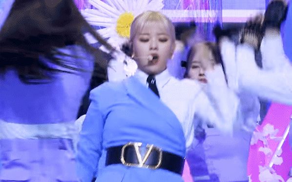 Jeongyeon tăng cân sau khi bị bệnh, nhưng stylist của TWICE mới bị ném đá vì kém tinh tế! - Hình 1