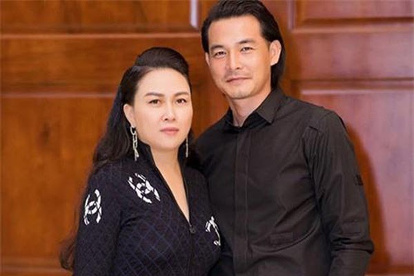 Con gái Quách Ngọc Ngoan và Phượng Chanel lộ ảnh cận mặt, dung mạo gây ngỡ ngàng - Hình 4