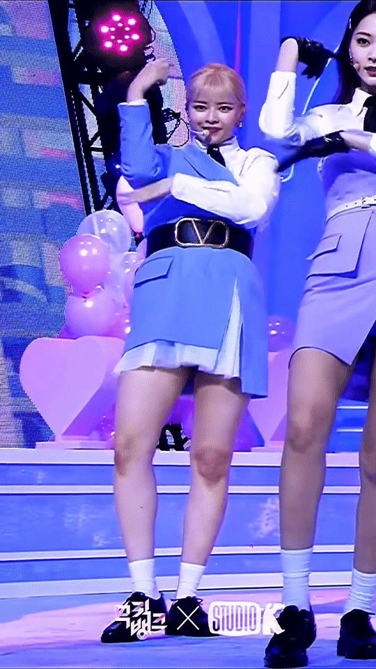 Soi fancam của Jeongyeon (TWICE): Tăng cân thấy rõ và bị nhà đài dìm, được khen hết lời vì sự can đảm khi lên sân khấu - Hình 2