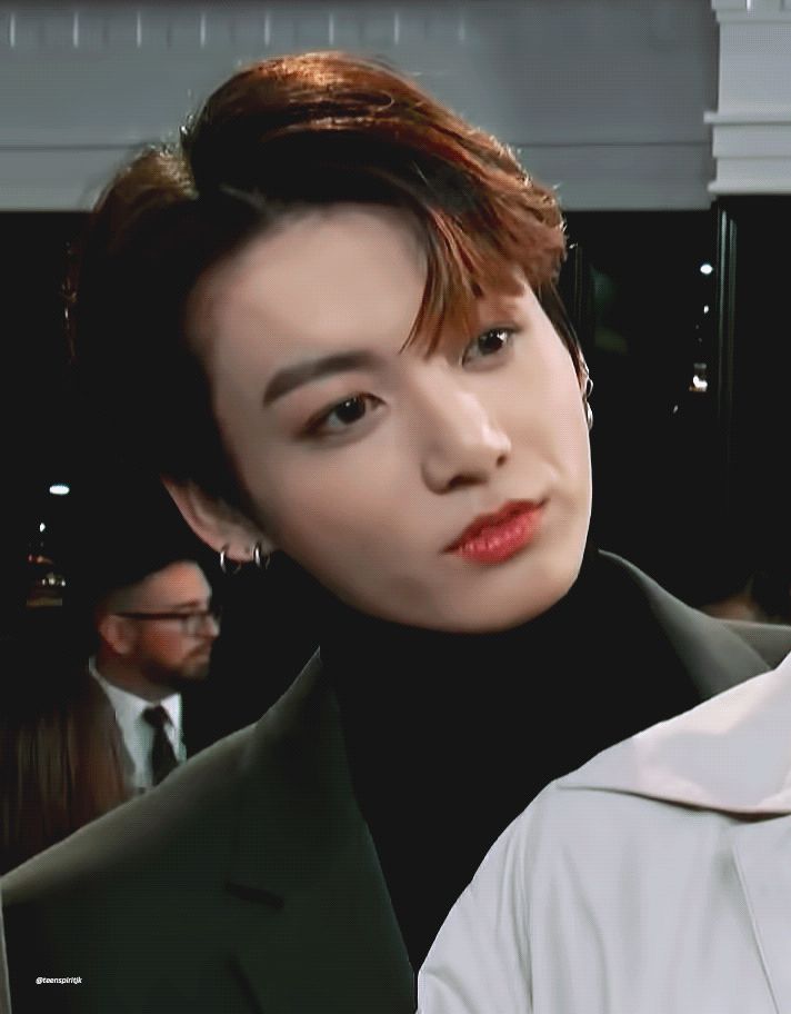 Cứ sang Mỹ, Jungkook lại bung tỏa visual: Gây bão Grammy với gương mặt sắc như dao, náo loạn BBMAs chỉ nhờ 6 múi bức thở - Hình 1