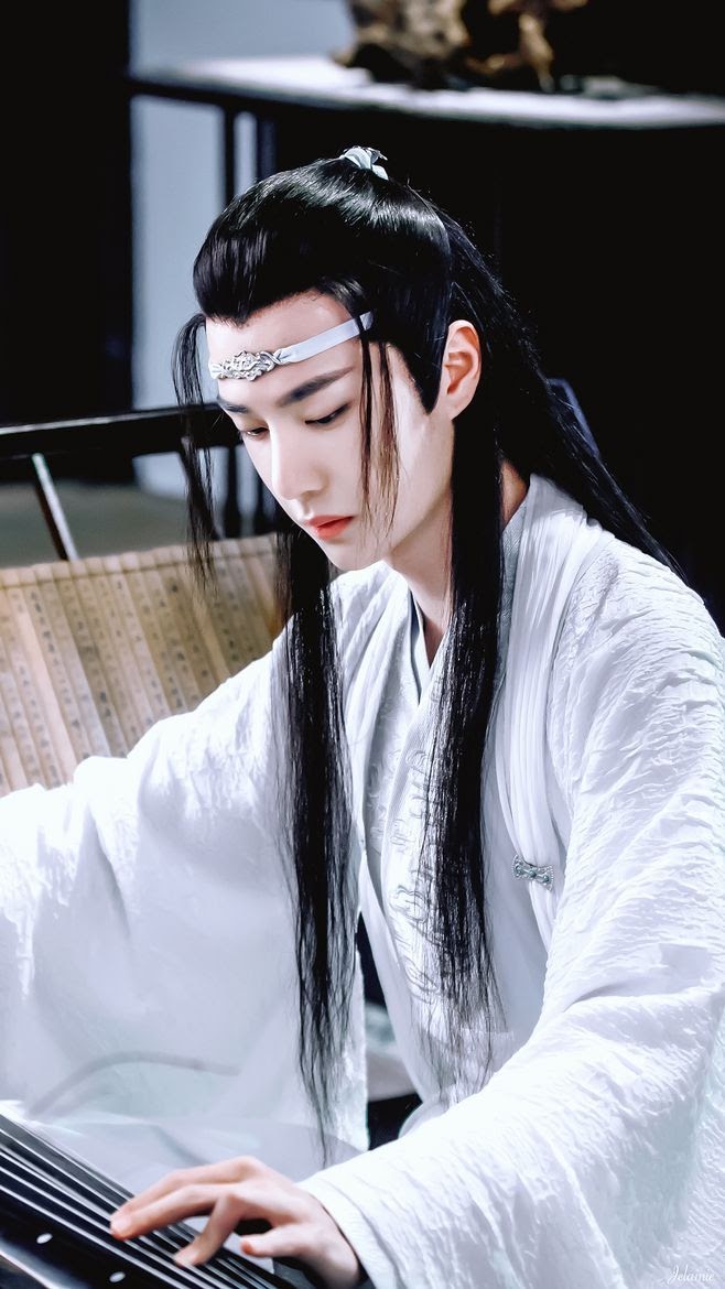 Vương Nhất Bác liều mạng lộn mèo trên sân khấu Mật Mã Thế Giới Của Tôi khiến fan hết hồn - Hình 5