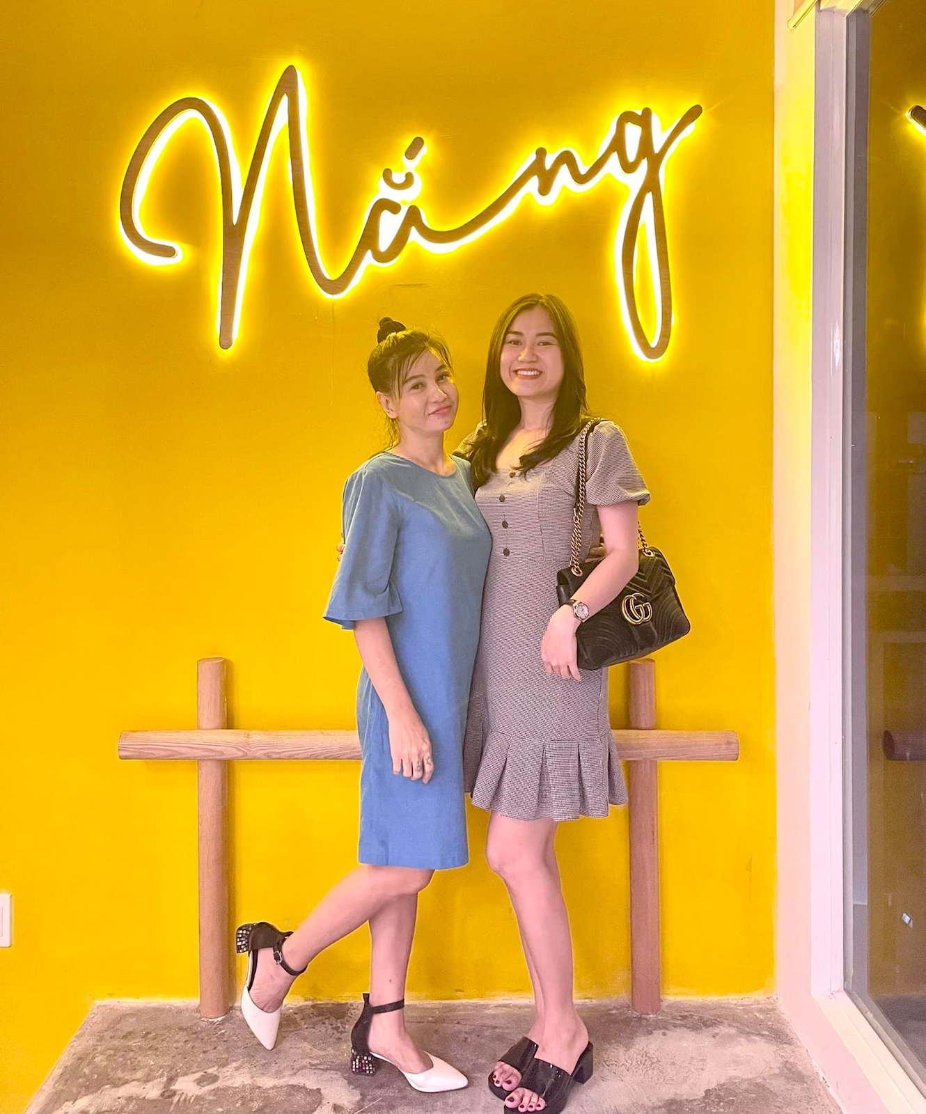 SỐC: Cát Phượng nửa đêm đăng ảnh nhập viện ói xanh mặt, Bằng Kiều - Trịnh Kim Chi lo lắng - Hình 1