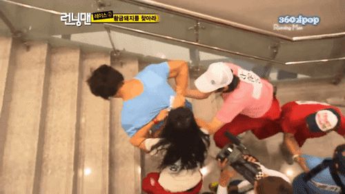 Vì sao nói Kim Jong Kook là nỗi khiếp sợ của dàn sao Running Man từ Hàn sang Việt? Nhìn body và khoảnh khắc hoảng hồn này là rõ! - Hình 15