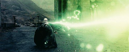 Cái chết của Voldemort trong Harry Potter vốn dĩ đã khác 100%: Ý nghĩa hơn hẳn cách phim cho bay màu, 10 năm sau fan vẫn cáu! - Hình 1