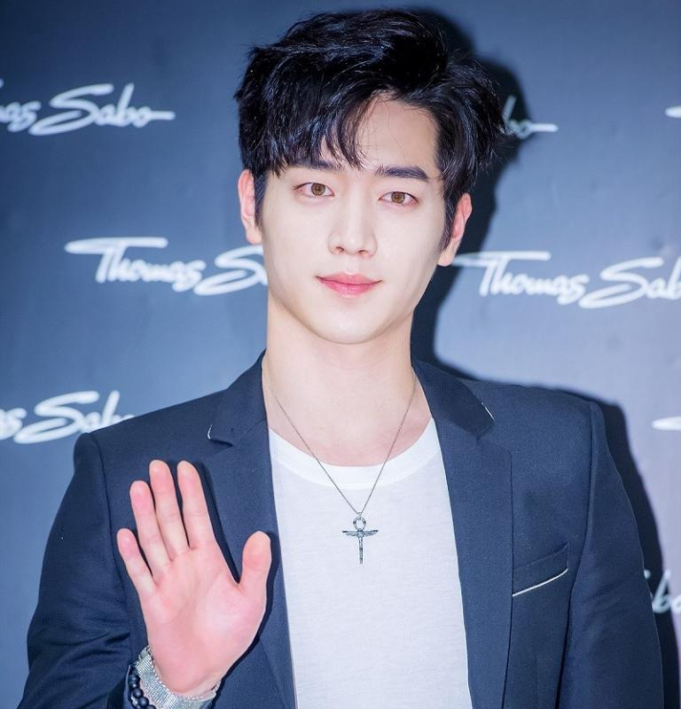 Seo Kang Joon chính thức nhập ngũ, buồn bã trấn an fans hâm mộ - Hình 4