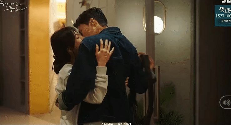 Tiết lộ sốc óc về cảnh hôn của Song Hye Kyo và trai trẻ, nghe xong đố ai dám chê chị không biết diễn! - Hình 1