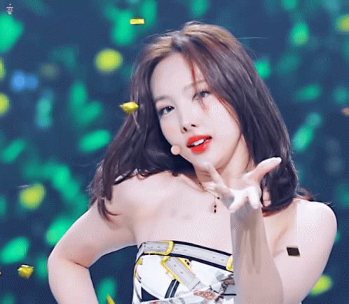 Top fancam nữ bén nhất: Rosé - Lisa (BLACKPINK) dần mất nhiệt, Nayeon (TWICE) má cà chua vẫn lạc quan giữa đám đông - Hình 1