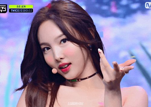 Top fancam nữ bén nhất: Rosé - Lisa (BLACKPINK) dần mất nhiệt, Nayeon (TWICE) má cà chua vẫn lạc quan giữa đám đông - Hình 9