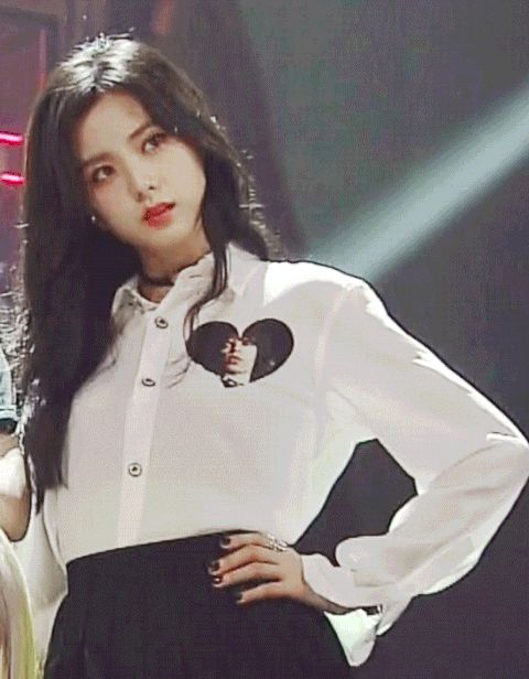 Hành trình visual của Jisoo (BLACKPINK): Thời nào cũng đẹp nhưng 1 đường nét đã thay đổi, fan có nhận ra? - Hình 1