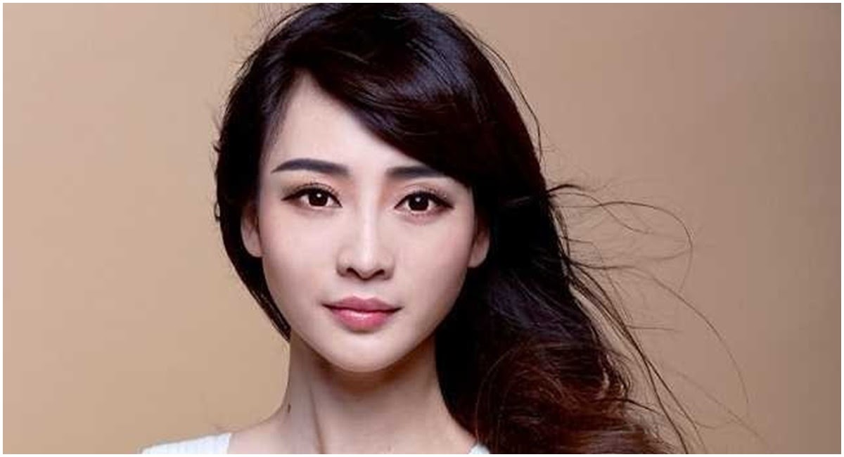 Liễu Nham - Mỹ nhân ngực khủng Cbiz bị chê lôi thôi, nhan sắc ở tuổi 41 khiến netizen ngỡ ngàng - Hình 3