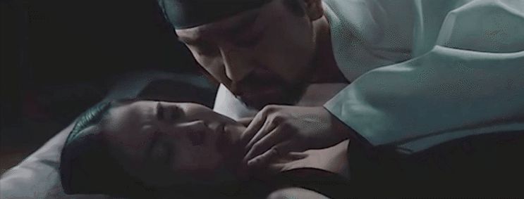 Cảnh nóng bị cắt gây sốc của Song Hye Kyo: Thẫn thờ trao thân cho kẻ lạ, diễn đỉnh thế mà không ra rạp phí ghê! - Hình 5
