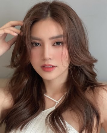 Ninh Dương Lan Ngọc lộ clip giường chiếu, nhan sắc thật khiến CĐM ngỡ ngàng - Hình 1