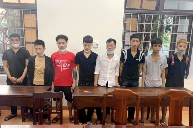 Vụ cầm súng cố thủ: Nghi phạm có hành vi đồi bại với cháu ruột trước khi bỏ trốn - Hình 4