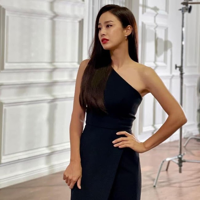 Bi Rain và Kim Tae Hee trốn con hẹn hò, chỉ 1 cử chỉ hé lộ luôn cuộc sống hôn nhân - Hình 3