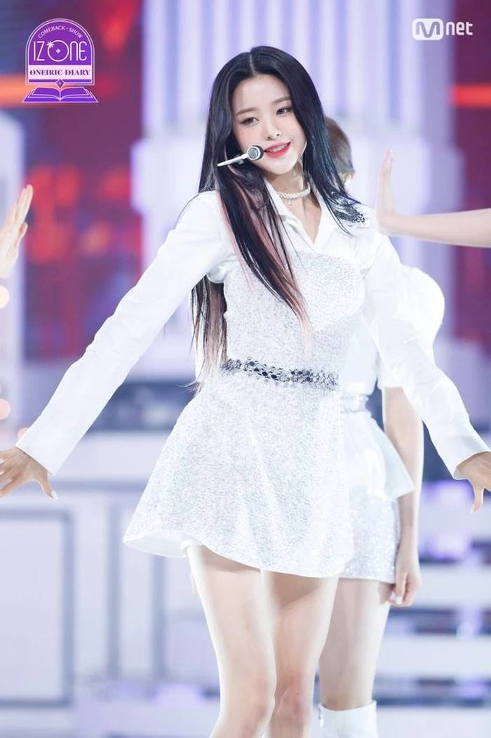 Jang Wonyoung (IVE) tiết lộ phải chỉnh nát ảnh mới dám cho lên sóng vì 1 khuyết điểm cơ thể - Hình 1