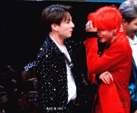 Vì 1 câu nói mà V (BTS) bật khóc nức nở, Jungkook có hành động đặc biệt khiến fan nhớ mãi không quên - Hình 5