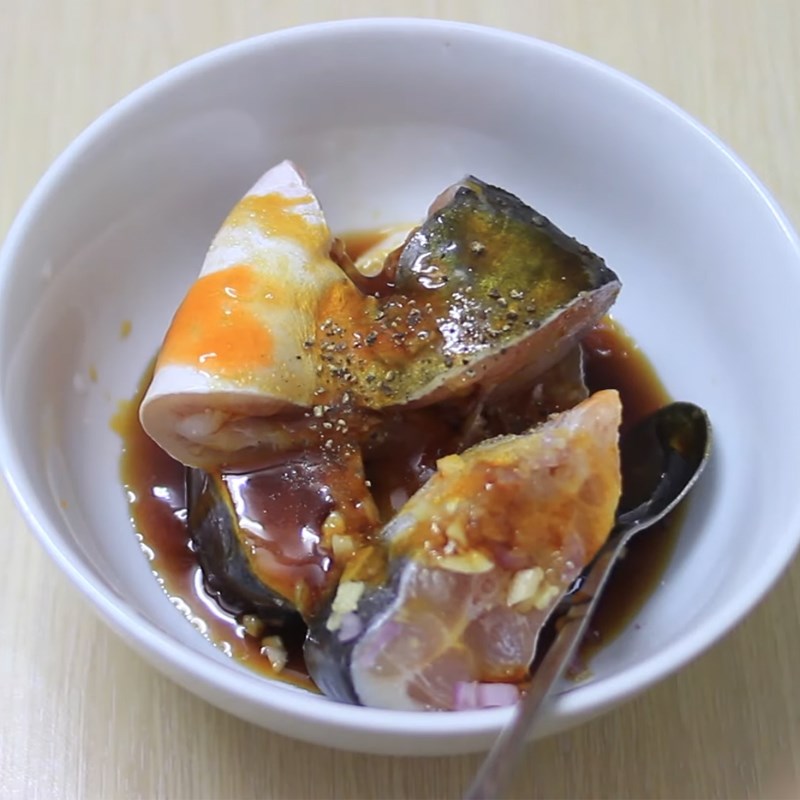 2 cách làm cá basa kho tộ thơm ngon đậm đà cho bữa cơm gia đình - Hình 5