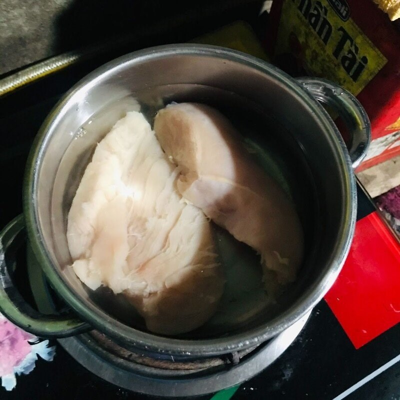 2 Cách làm chả giò nhân thịt gà với nấm và khoai tây vàng giòn rôm rốp - Hình 22