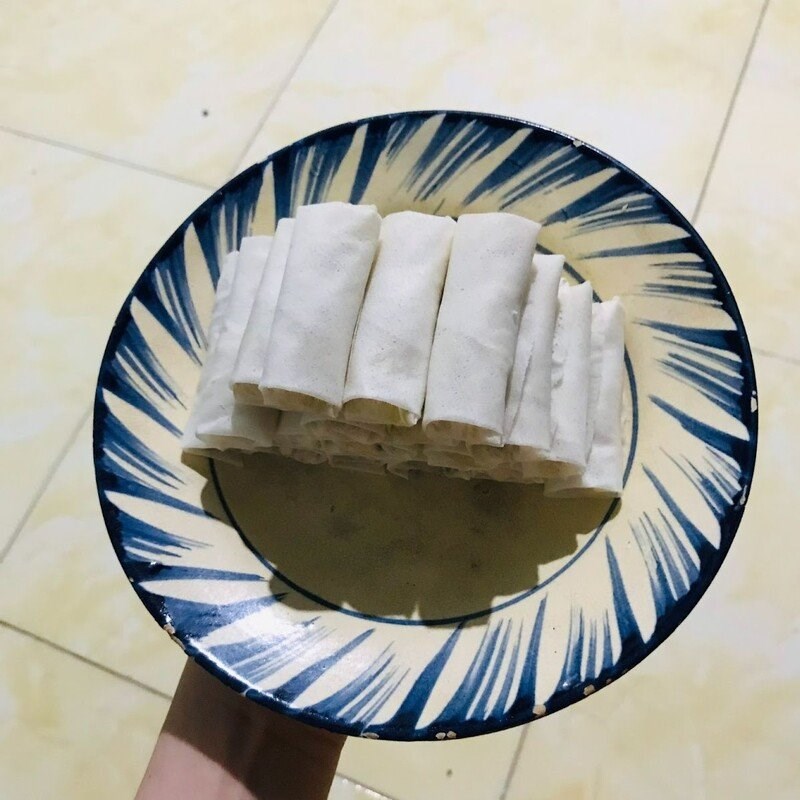 2 Cách làm chả giò nhân thịt gà với nấm và khoai tây vàng giòn rôm rốp - Hình 35