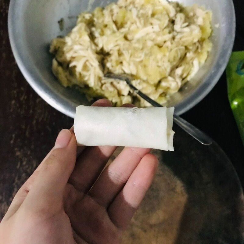 2 Cách làm chả giò nhân thịt gà với nấm và khoai tây vàng giòn rôm rốp - Hình 34