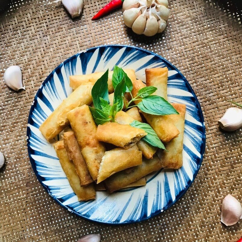 2 Cách làm chả giò nhân thịt gà với nấm và khoai tây vàng giòn rôm rốp - Hình 37
